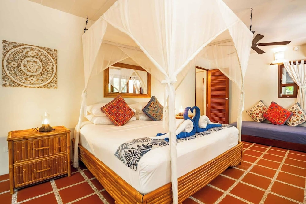 Koh Jum Beach Villas 26/76