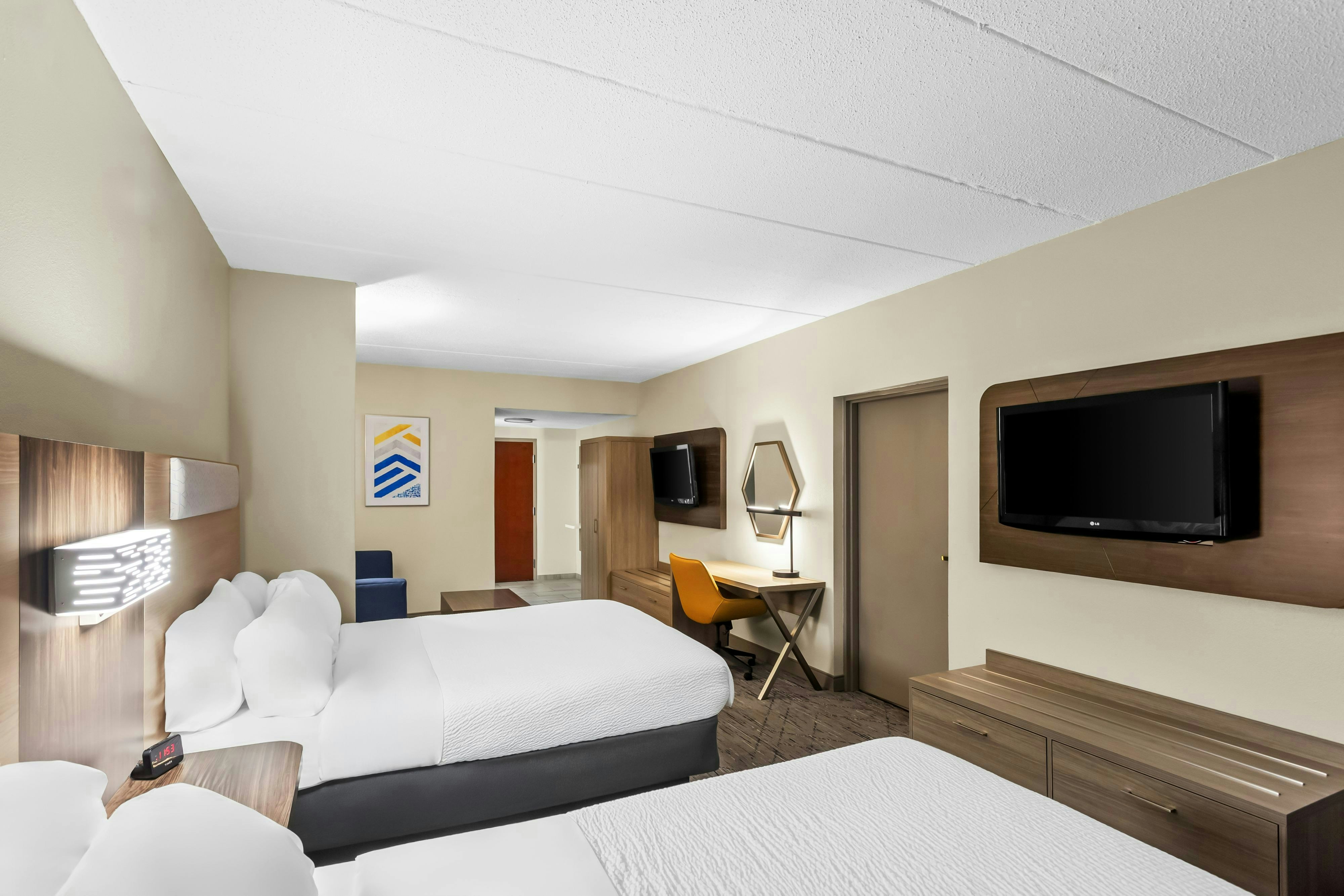 Holiday Inn Express Hotel And Suites Charleston Southridge 15/50