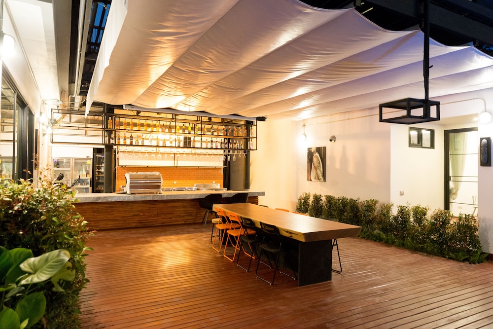 Chic Villa 6 9/61