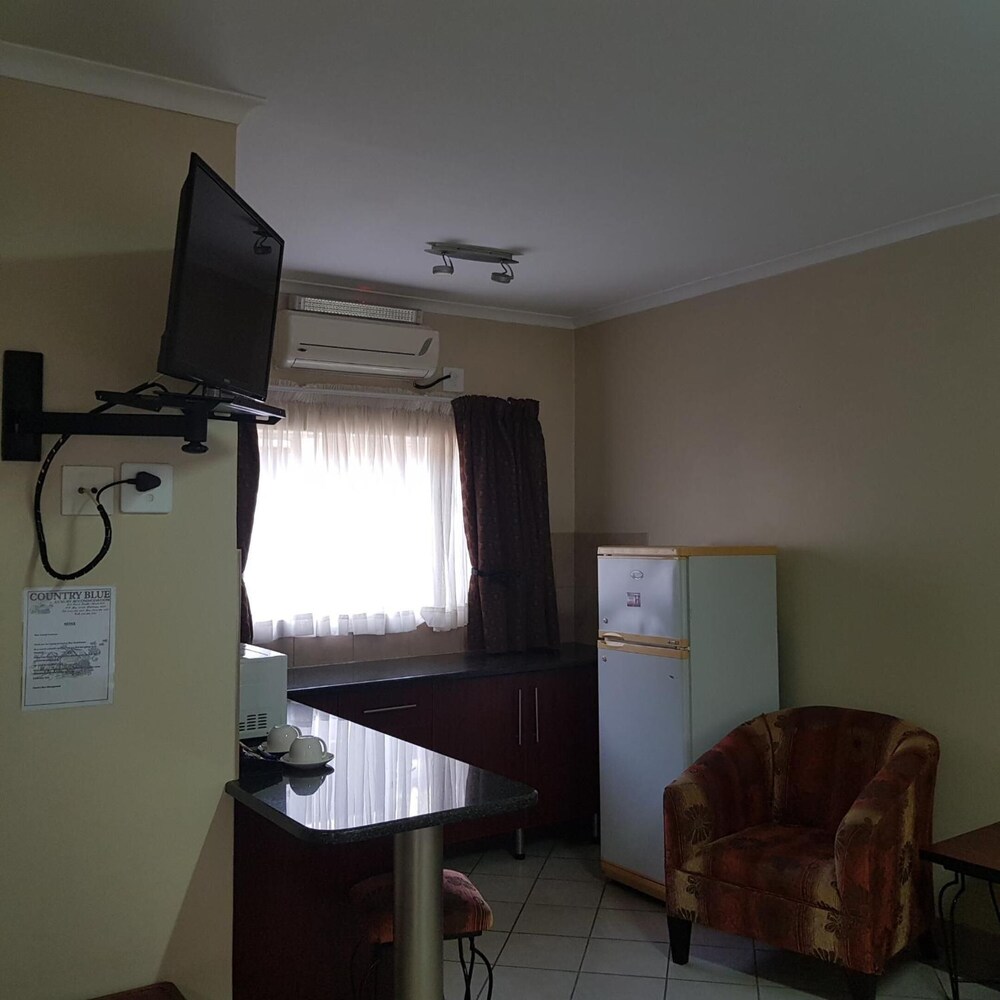 Country Blue Luxury Guest House 40/44