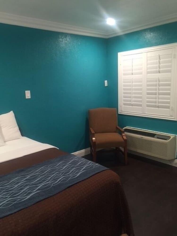CRENSHAW INN MOTEL 9/21