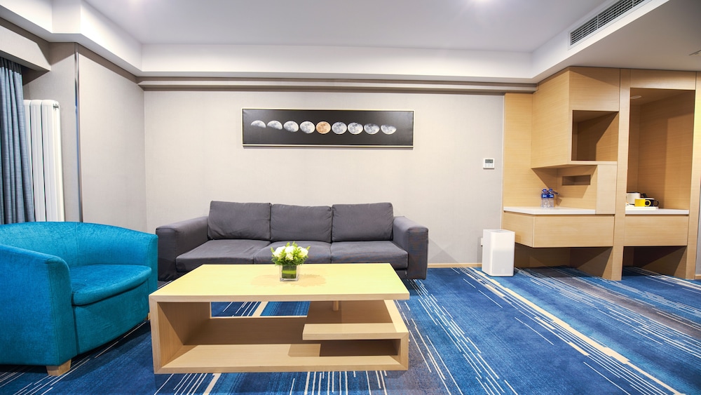 HOLIDAY INN EXPRESS CHIFENG HONGSHAN 39/50