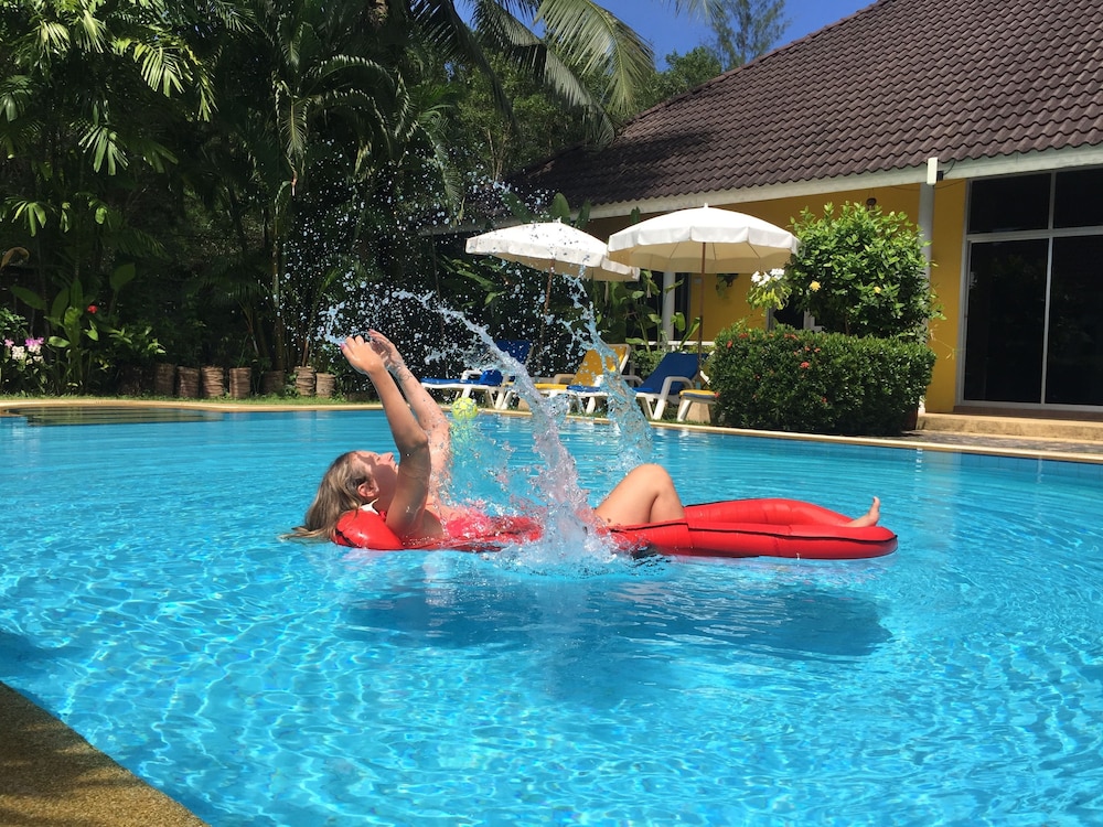 Loma Resort 54/57