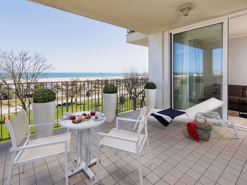 MERCURE RIMINI LUNGOMARE 67/71