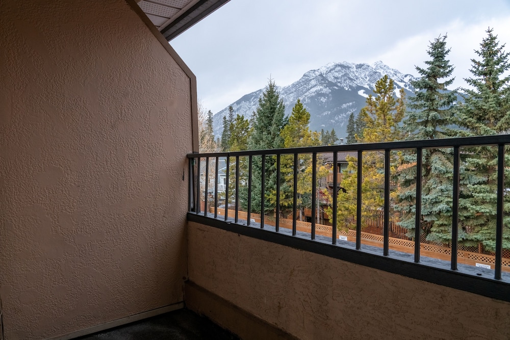 Red Carpet Inn Banff Hotel 58/75
