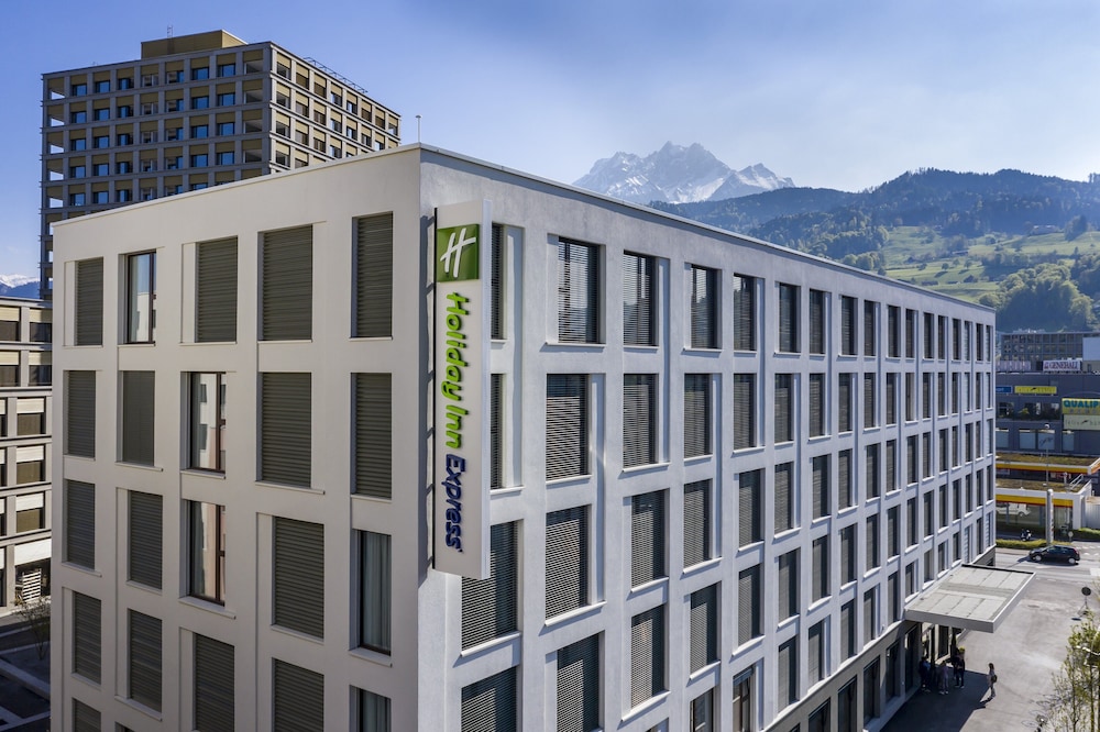 Holiday Inn Express Luzern Kriens 1/76