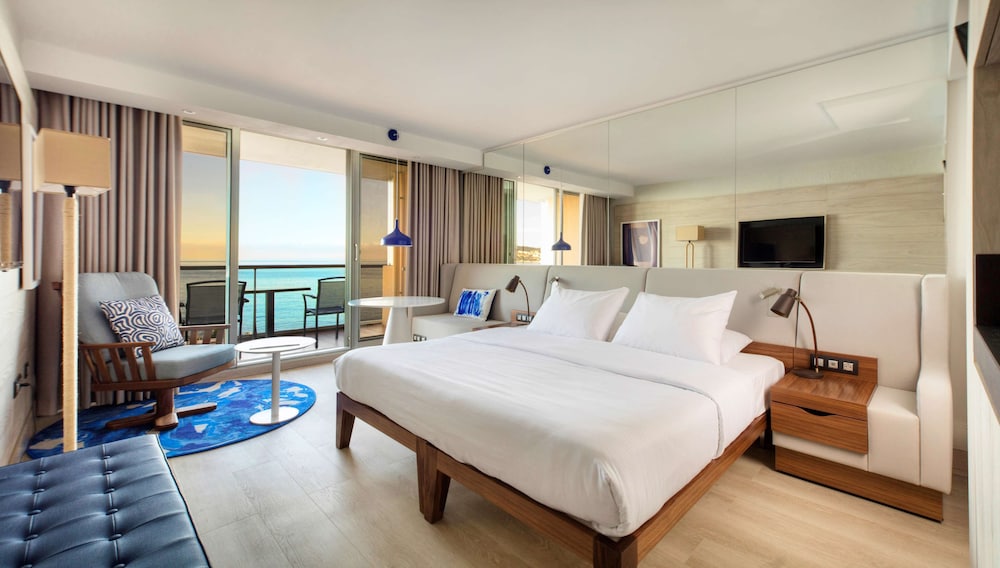 RADISSON BLU NICE 28/75