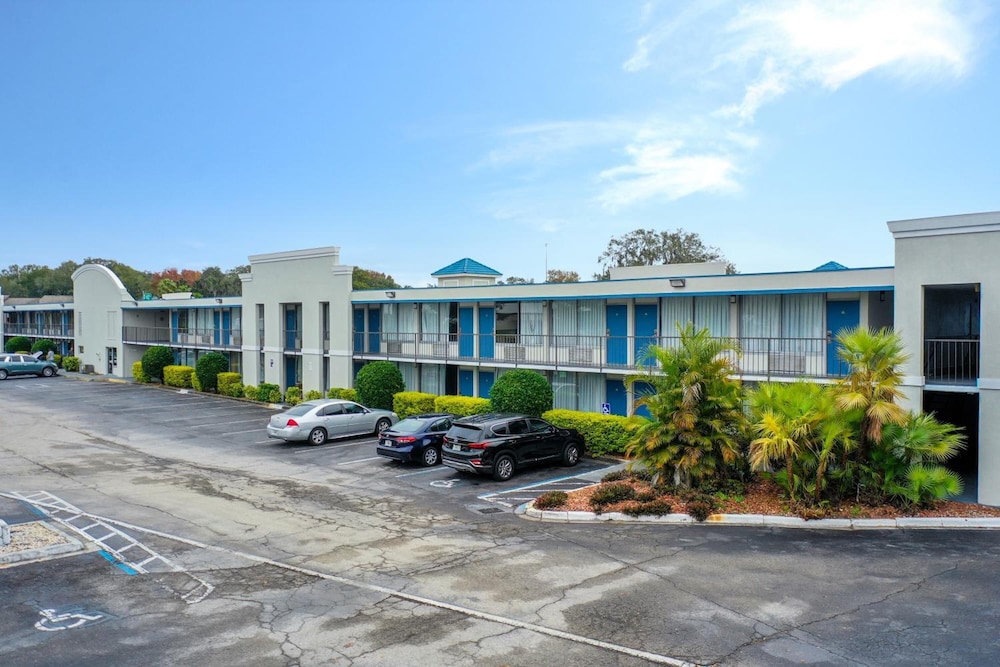 Stayable Suites Lakeland 56/66