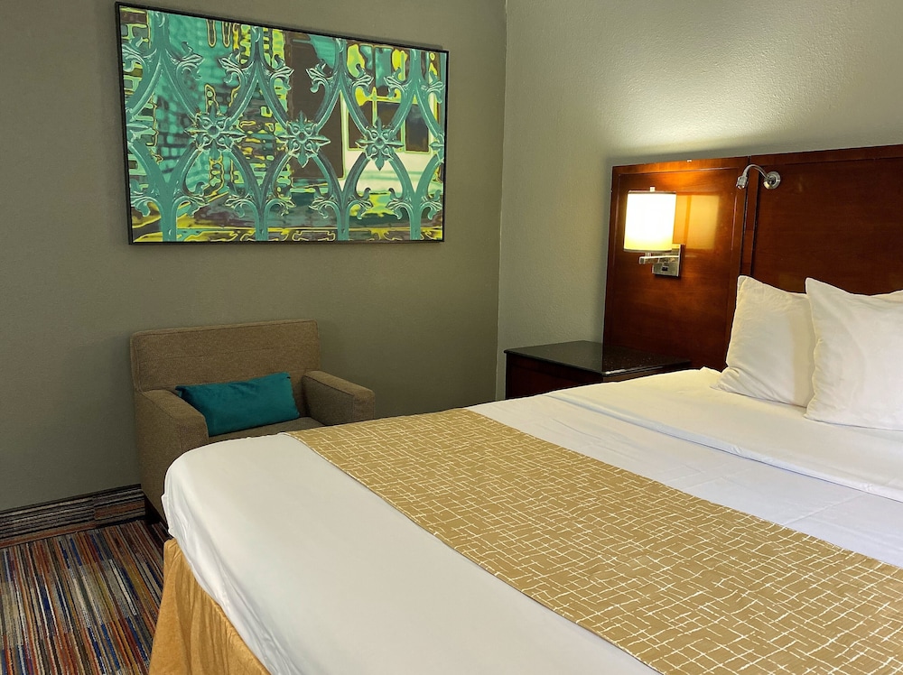 Travelodge By Wyndham Bloomington 11/62