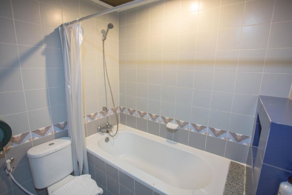 100 Islands Resort Spa 30/66