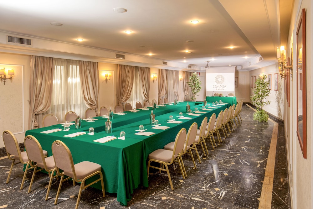 Donna Laura Palace Hotel 41/69