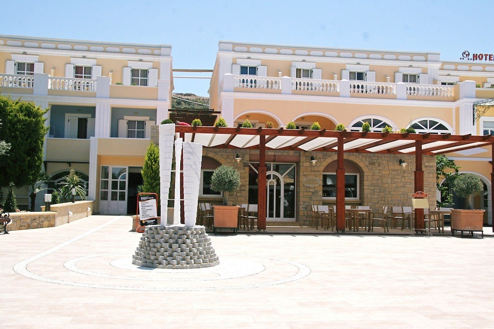 Crithonis Paradise in LEROS