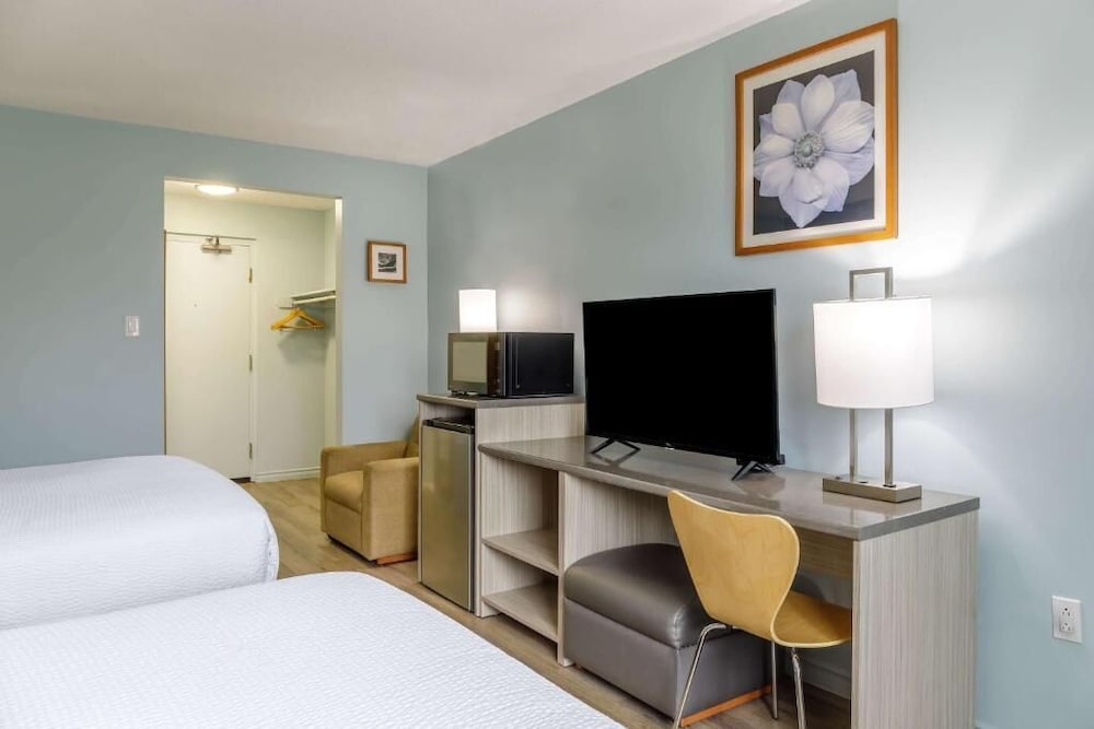 Motel6 Niagara Falls, On - Near The Falls 50/63