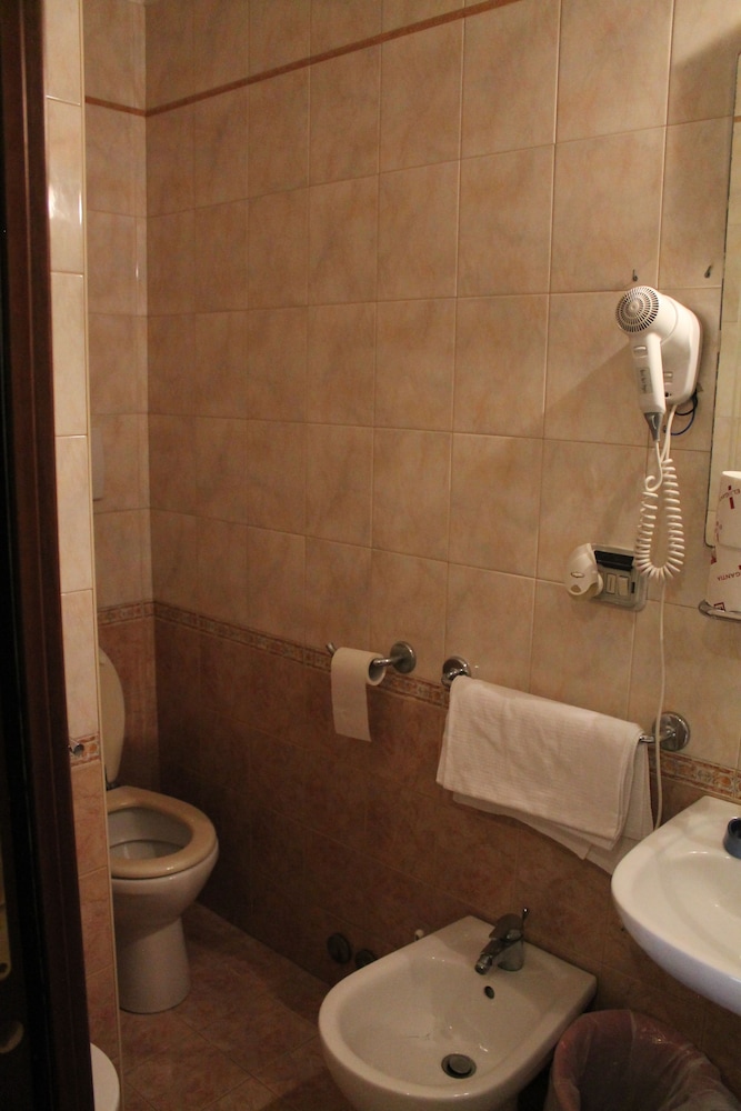 Hotel Pomezia 26/28