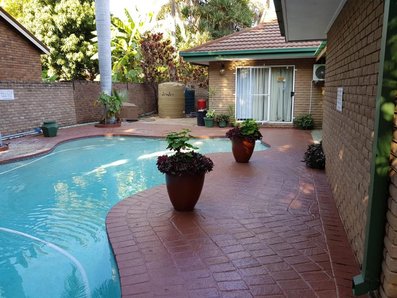 Xisaka Guest House 14/16