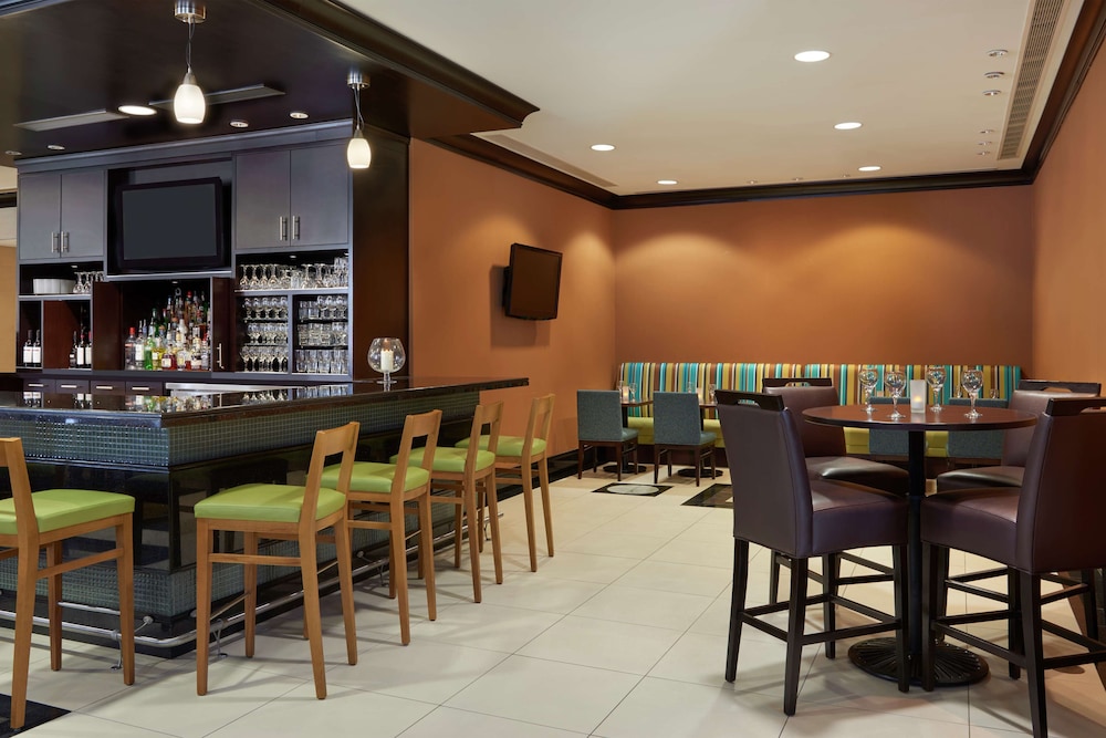 Hilton Garden Inn Toronto Airport West/Mississauga 26/38