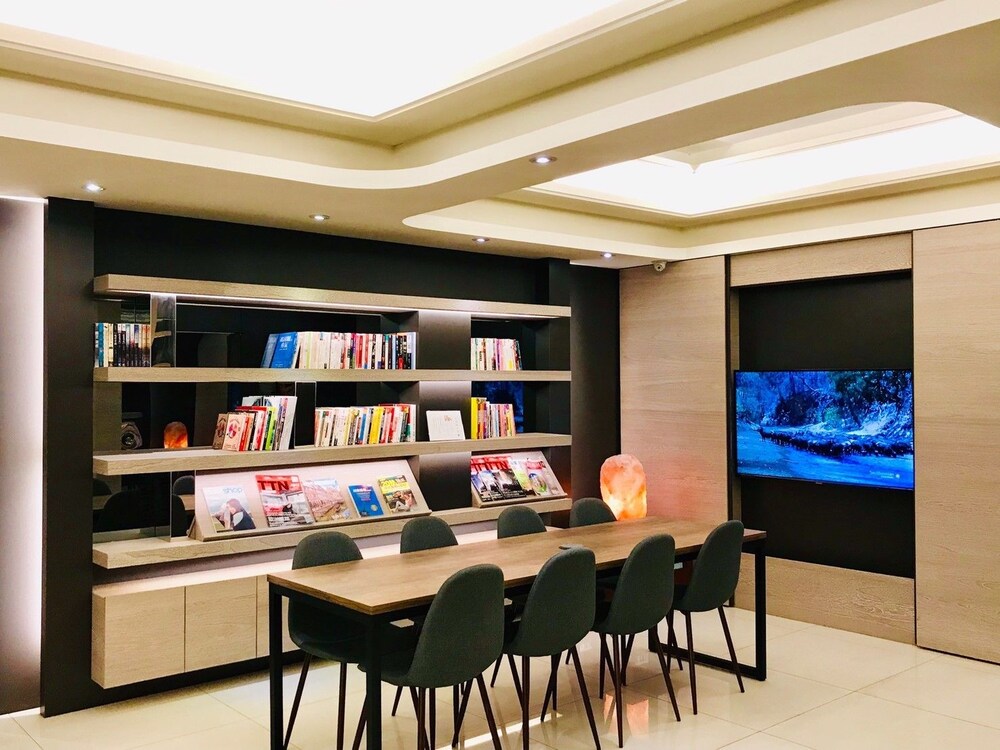 Hub Hotel Tucheng 50/59