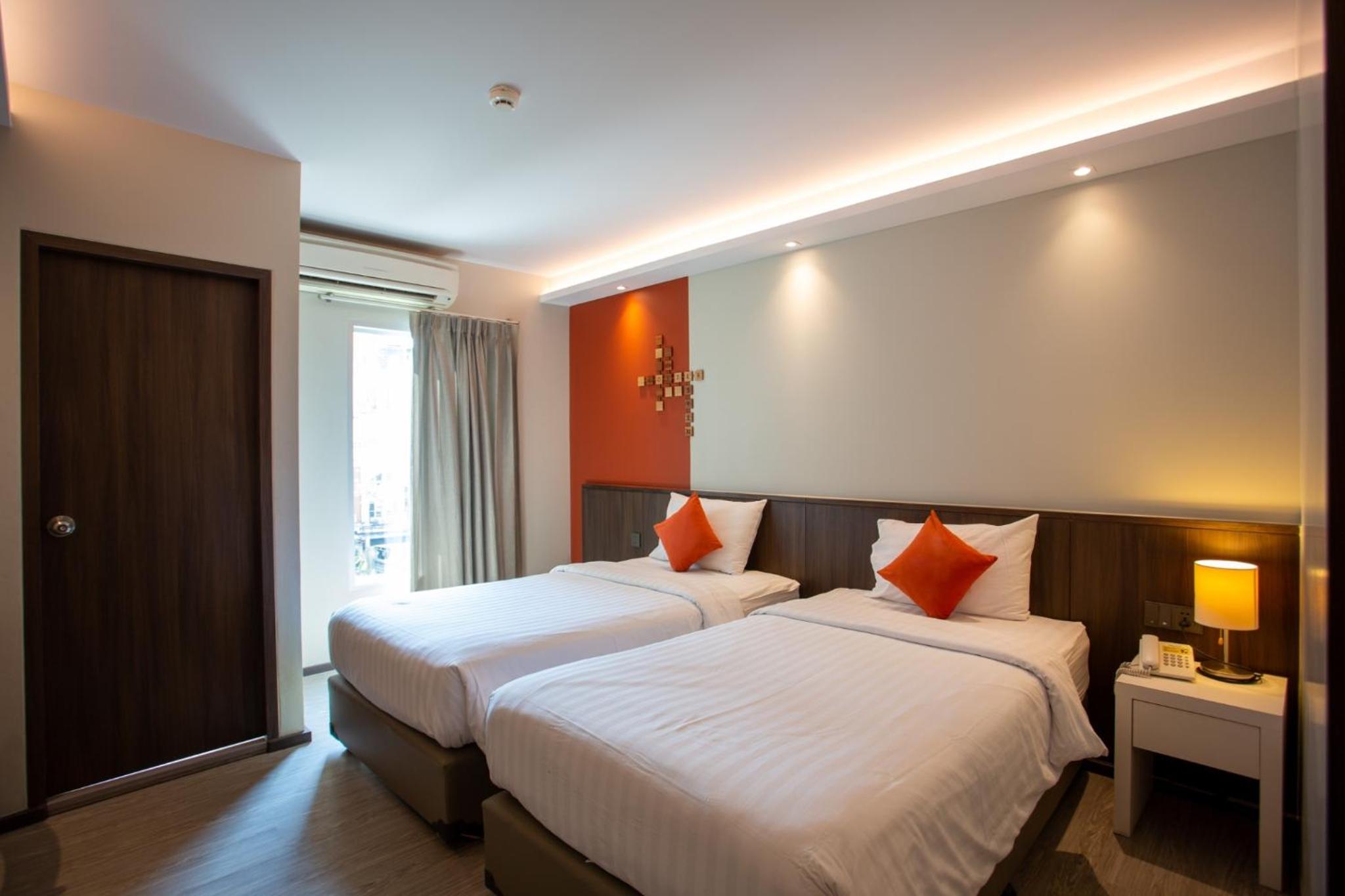DELUXE, TWIN BEDS, BALCONY