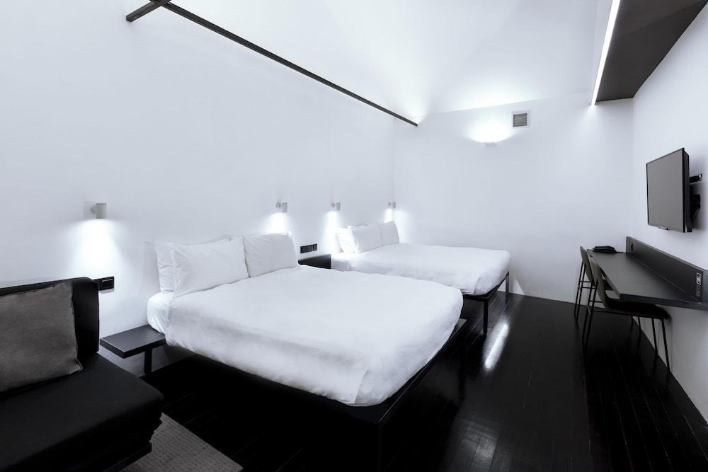Hotel Mono 11/54