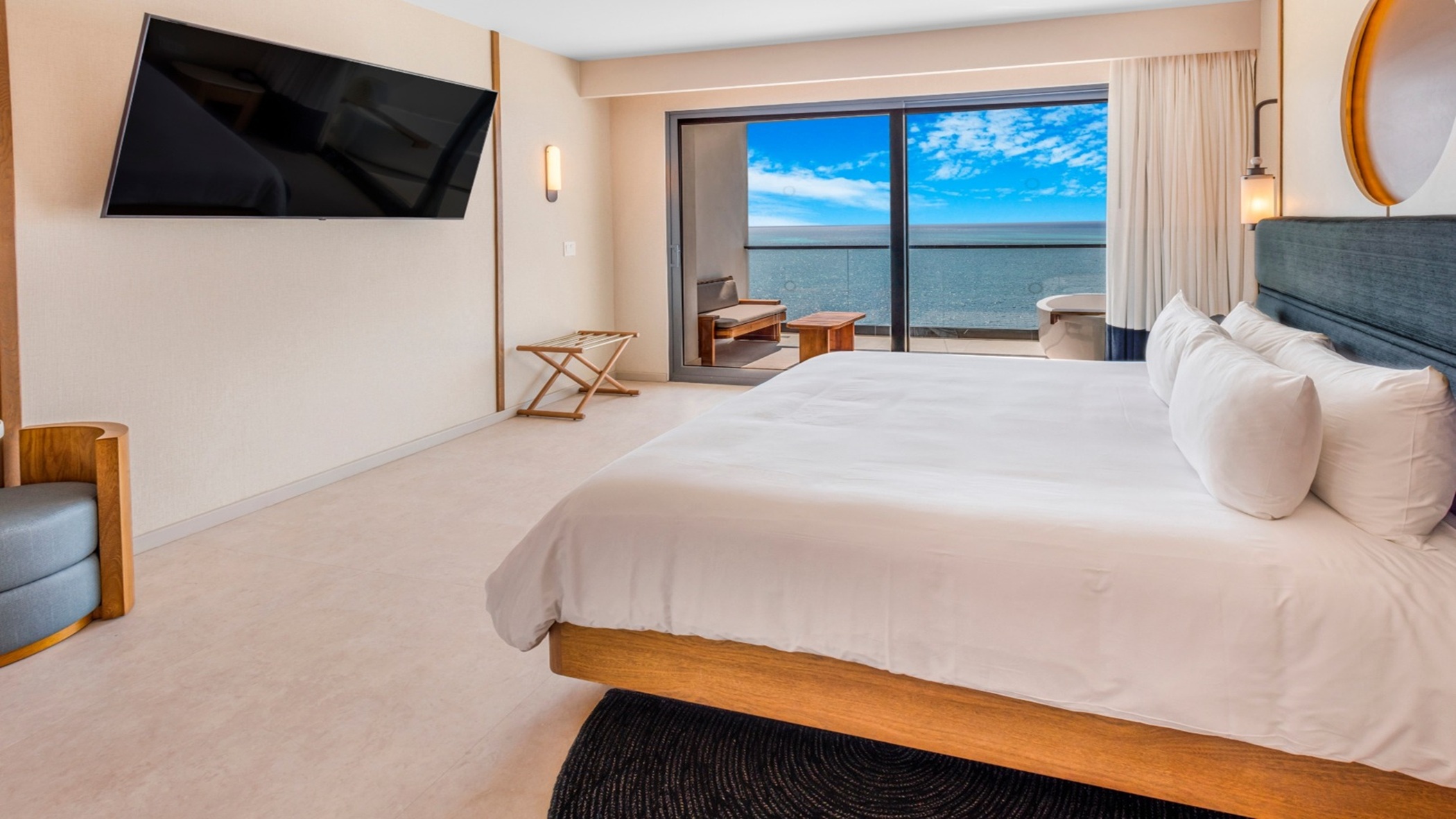 2 Bedrooms, Suite, Ocean Front