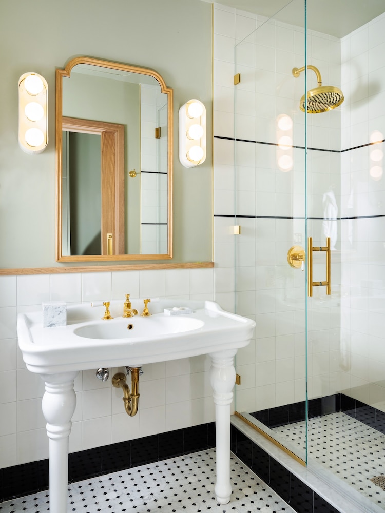 Palihouse Hyde Park Village 48/50