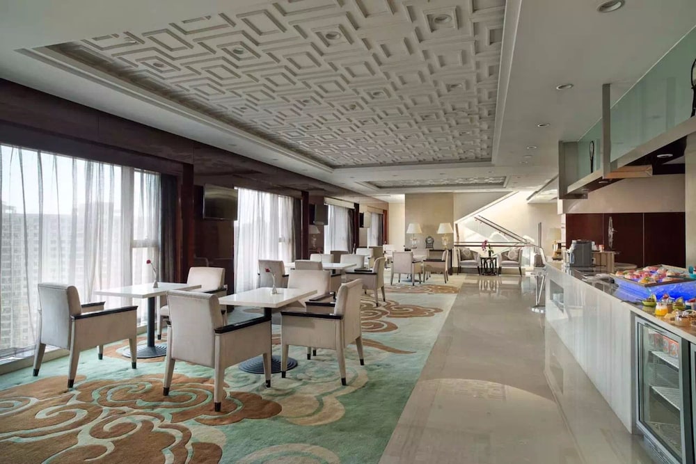 Embassador International Hotel Formerly Qujiang International Hotel 34/39