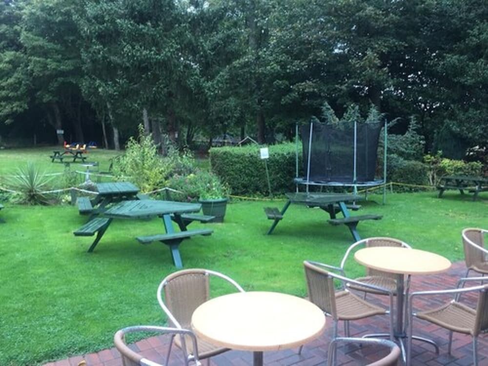 The Winchfield Inn 20/22