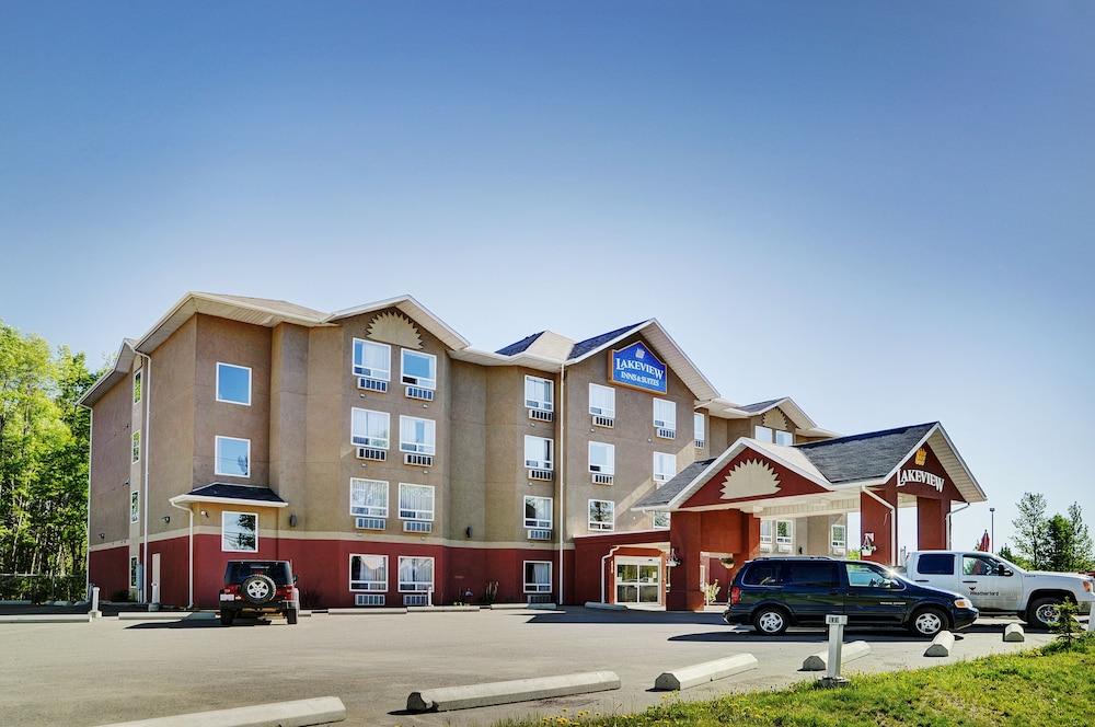 Lakeview Inn & Suites 8/32