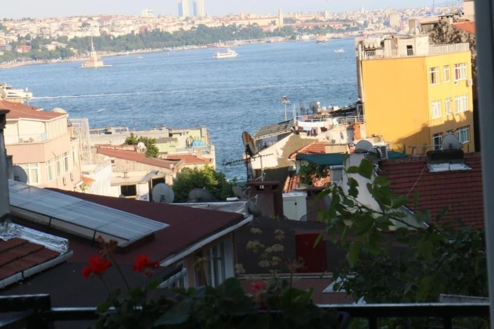 Levanten Hostel 48/53