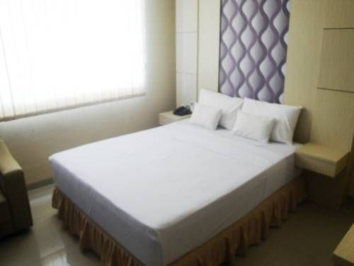 غرفة ديلوكس بسرير مزدوج، D Blitz Hotel Kendari 2/4