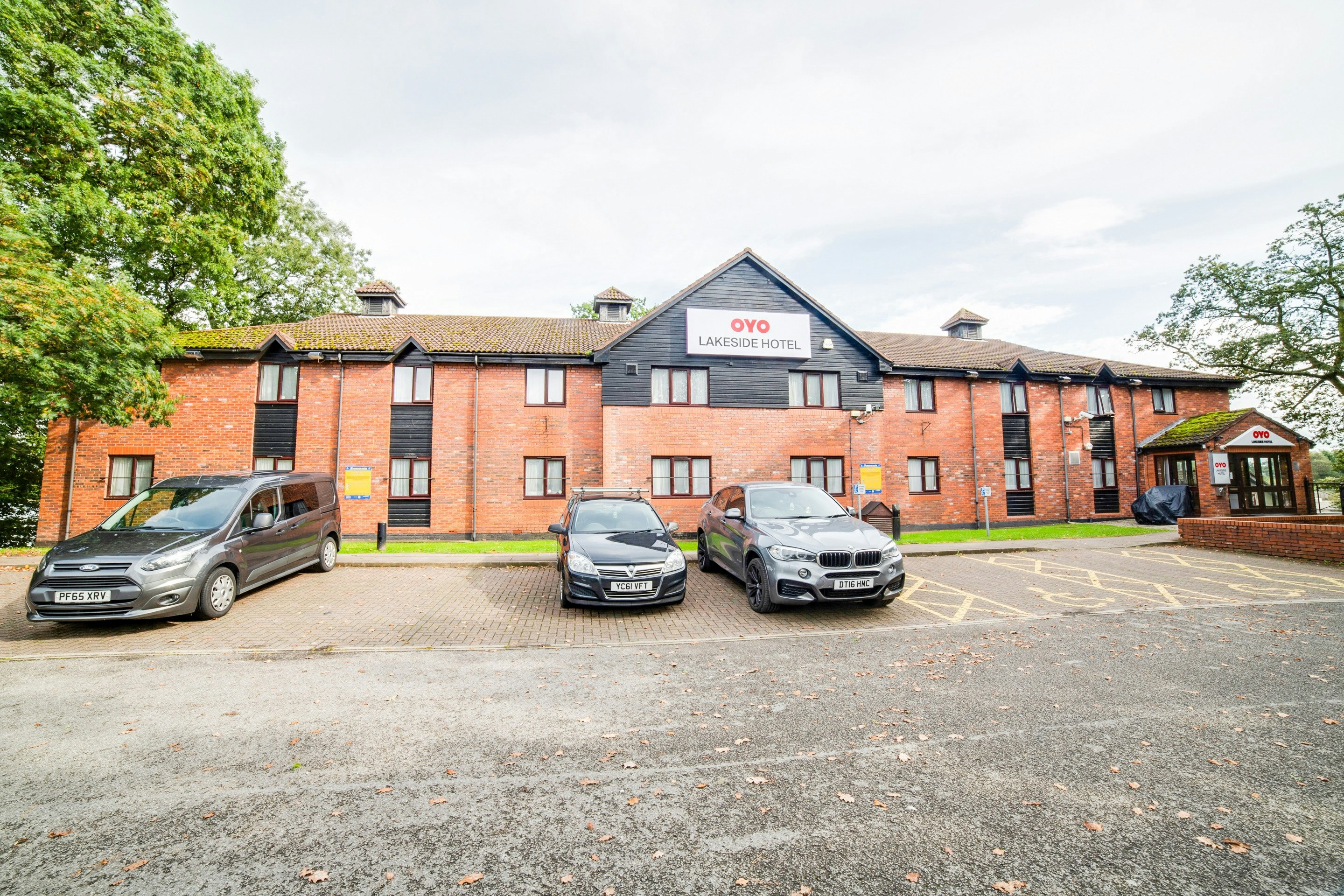 OYO Lakeside Haydock Hotel, St Helens, A580 East Lancs, Garswood Old Road 19/23