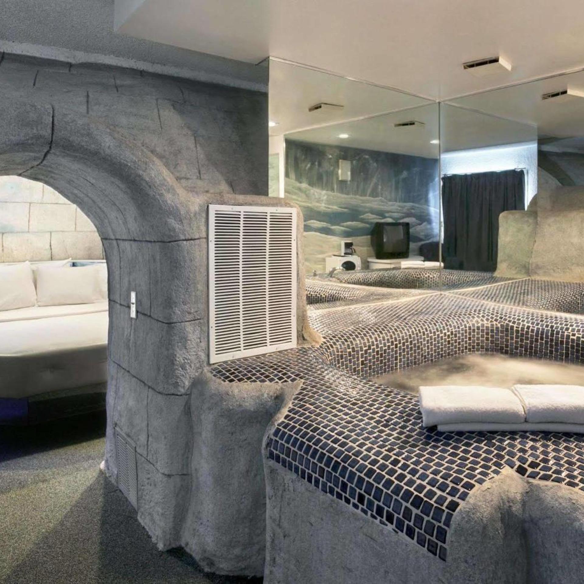 Travelodge Inn And Suites by Wyndham Muscatine 50/51