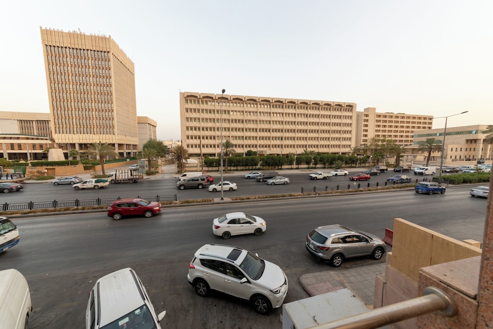 برج الحياة -الملز(Burj Al Hayat Furnished Suites Al Mallaz) 45/50