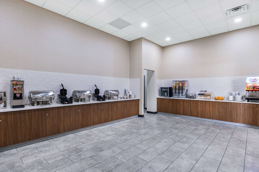 Wingate by Wyndham Wichita Airport 8/49