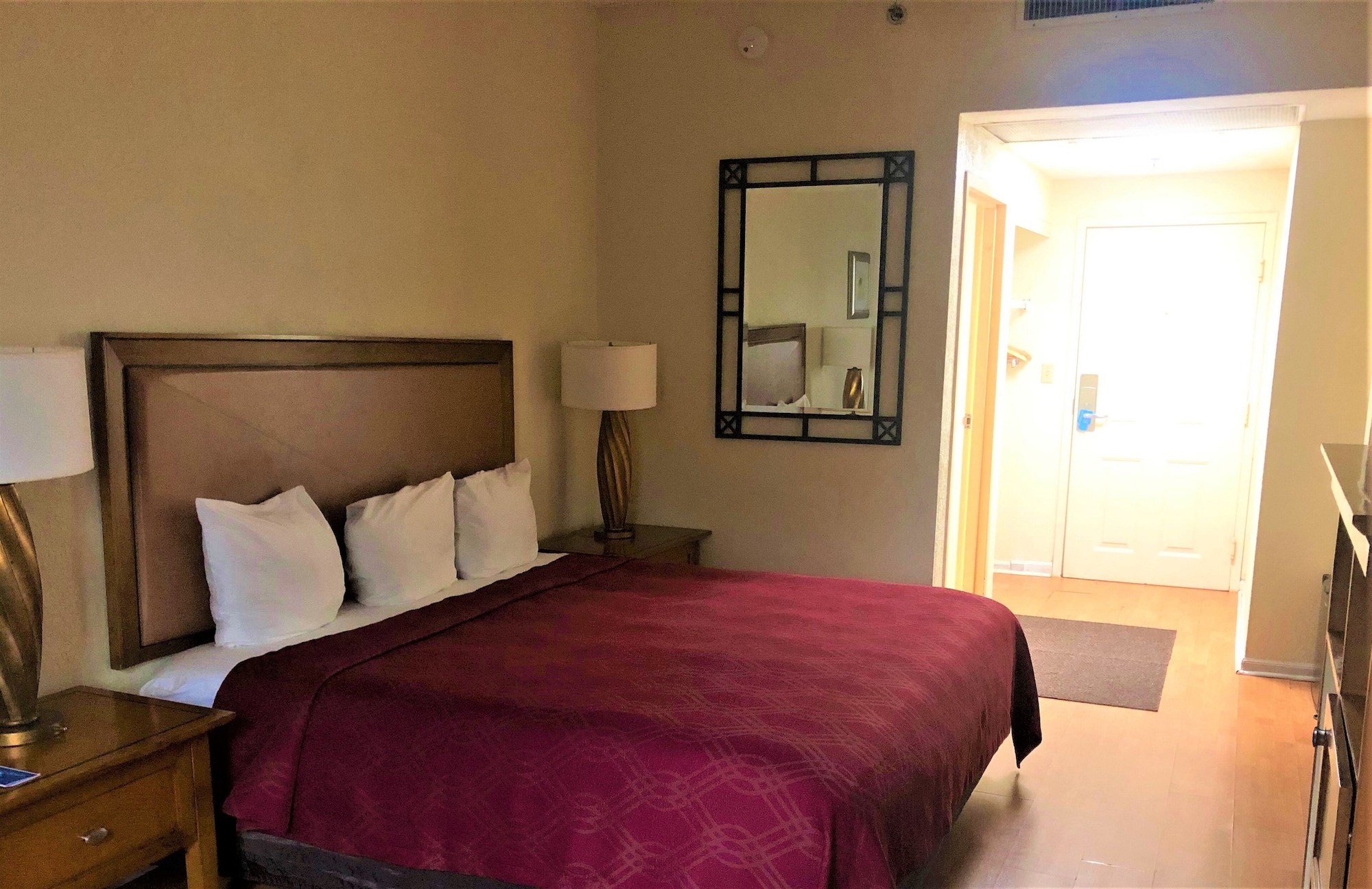 ROOM, KING BED, ACCESSIBLE