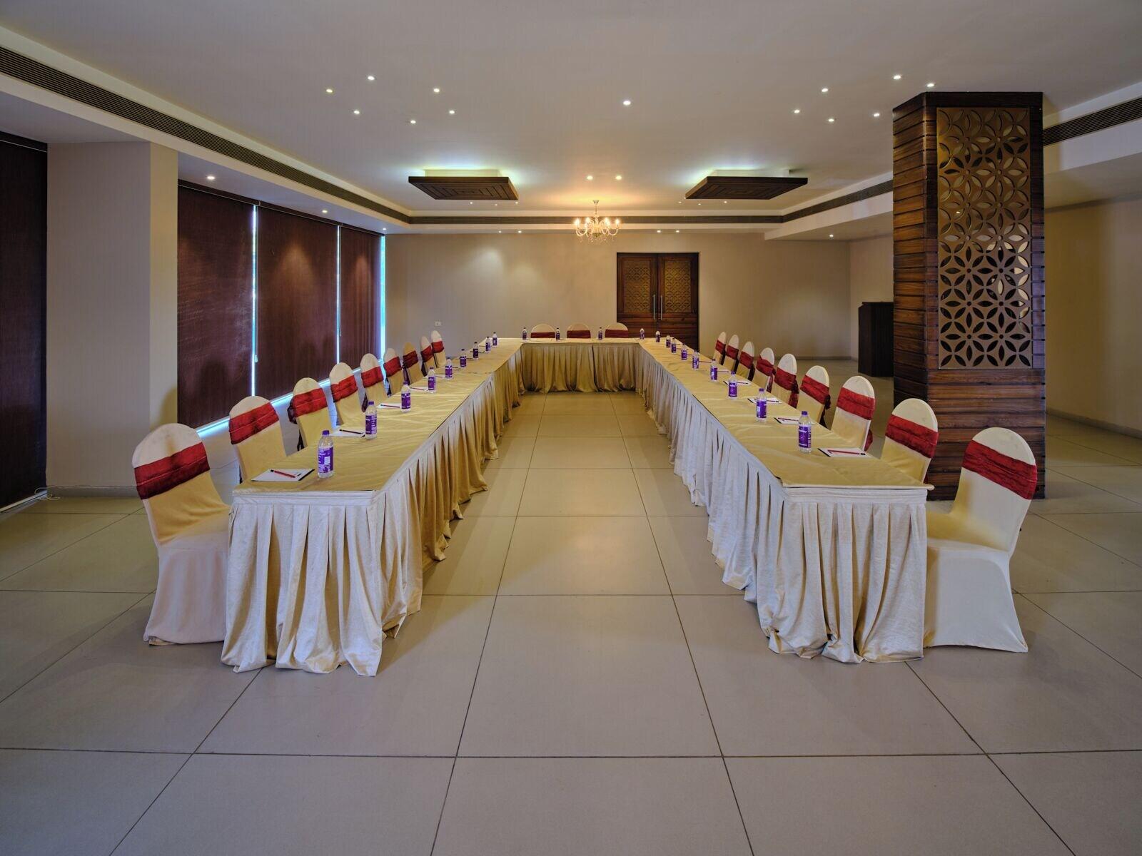 Pride Biznotel Manjusar (ex Mango Hotels Tansha Regal) 25/50