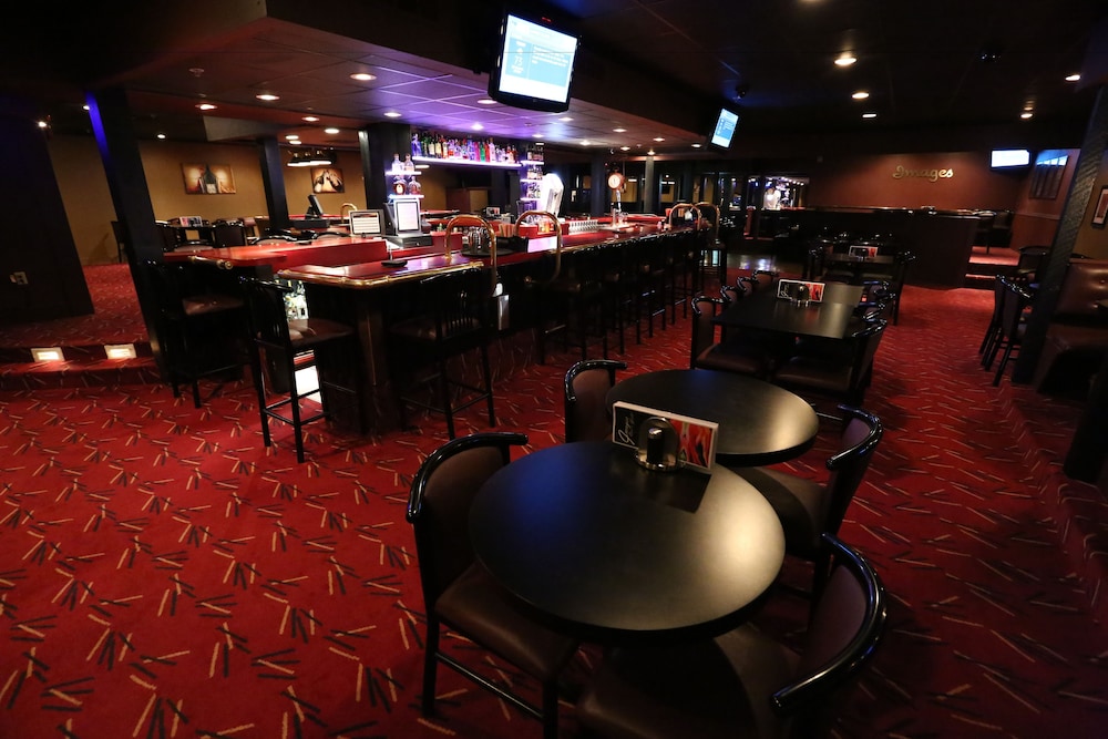 Ramada by Wyndham Midtown Grand Island 23/30