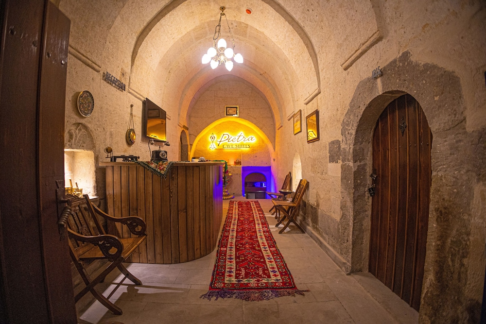 Pietra Cave Suites 8/49