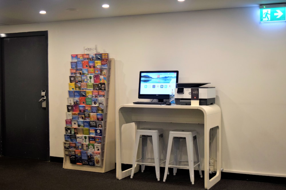 IBIS SYDNEY THORNLEIGH 47/62