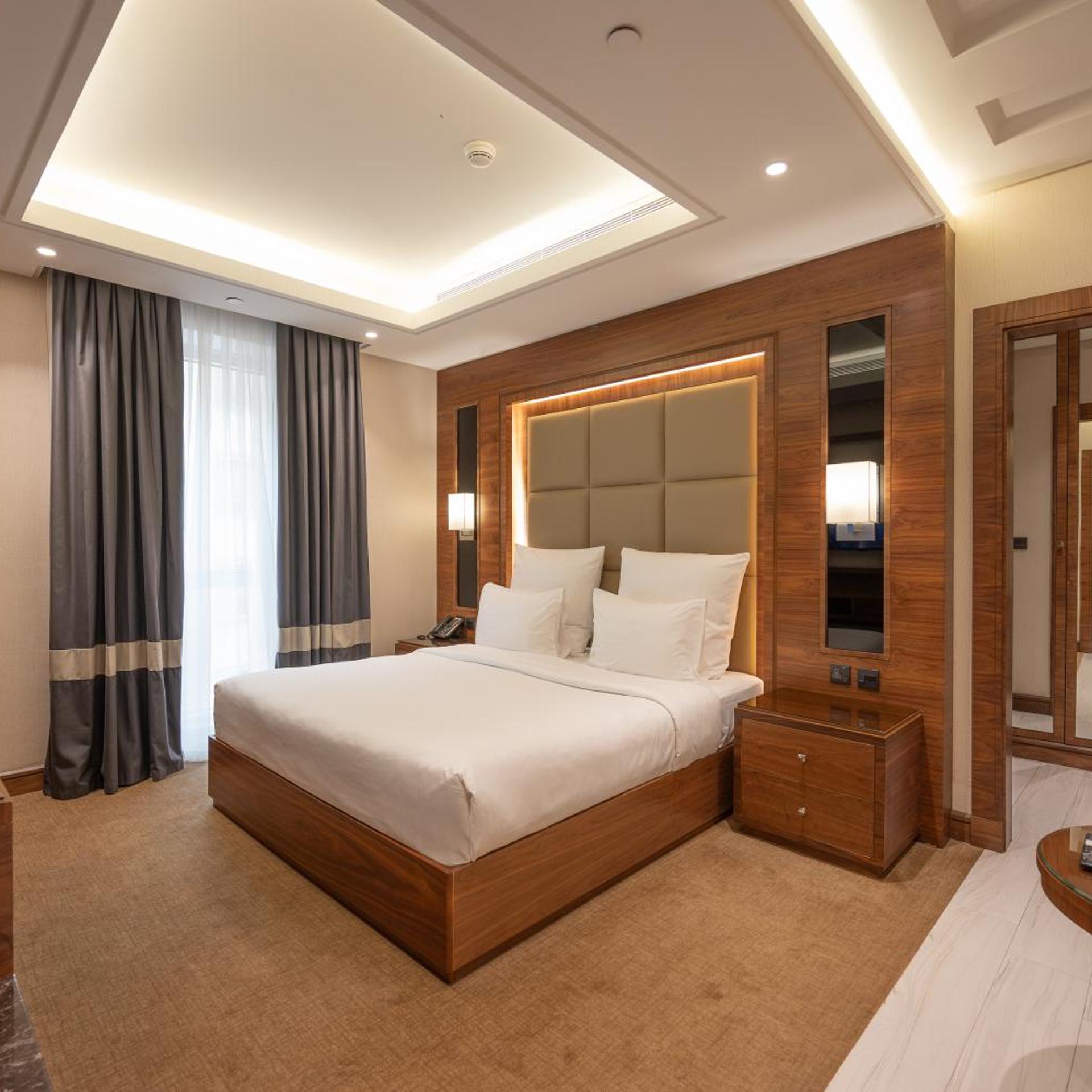 فندق ويك اند صاري(Weekend Hotel Sari) 24/80