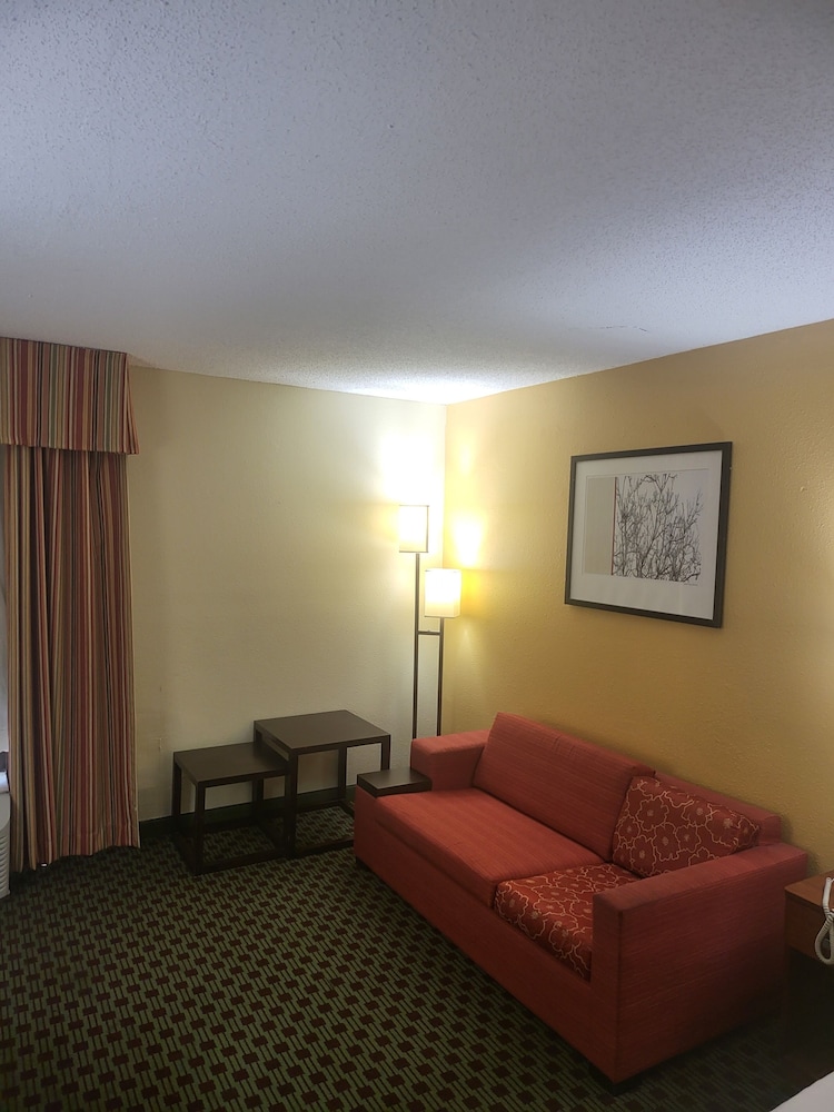 Baymont by Wyndham Williamsburg 27/45