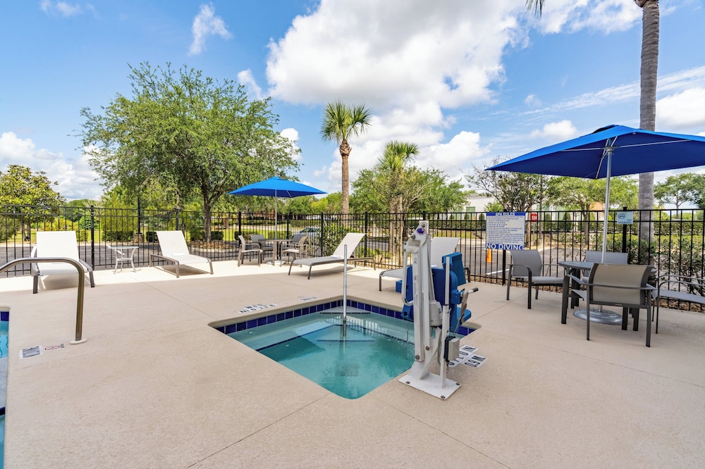 Holiday Inn Express Hotel And Suites Orange City 57/63