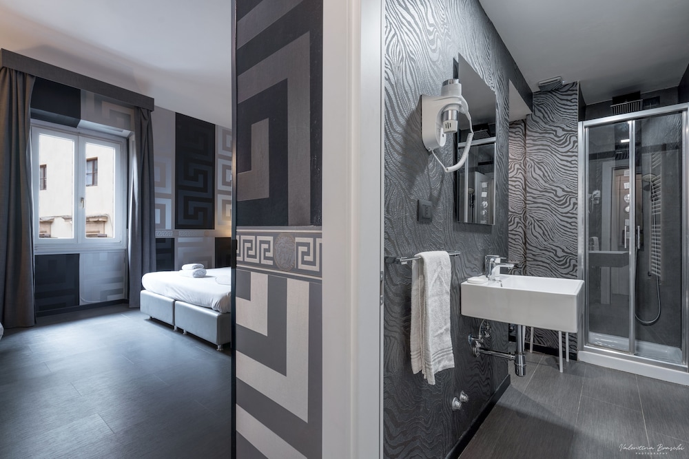 Deco Hotel 16/18