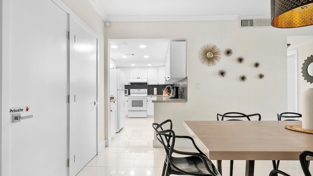 The Tides Ocean Luxury Suites 33/50