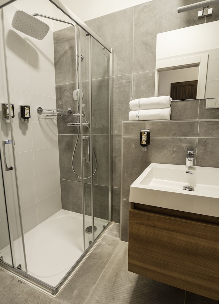 Letna Garden Suites 60/66