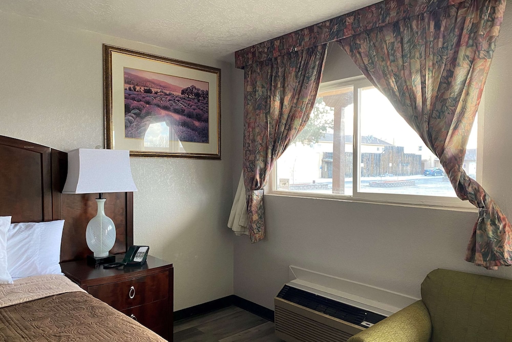 Travelodge by Wyndham Farmington Hwy 64 9/70