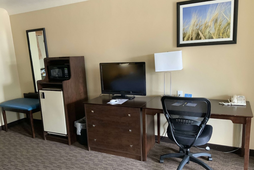 Days Inn by Wyndham Wauseon 40/49