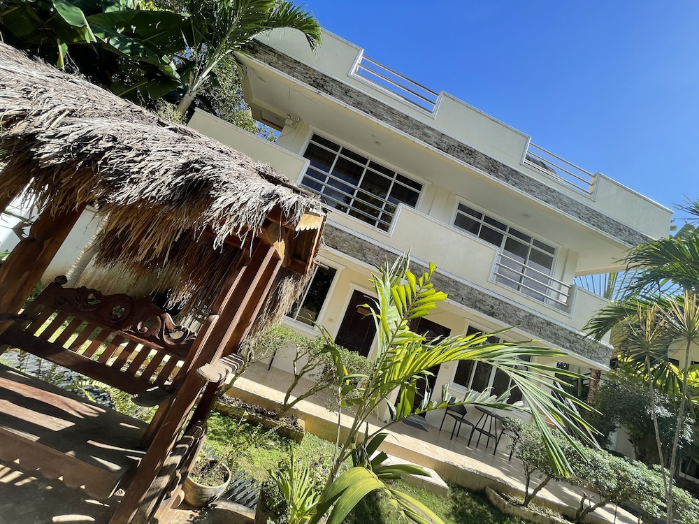 Palms Cove Resort 2/73