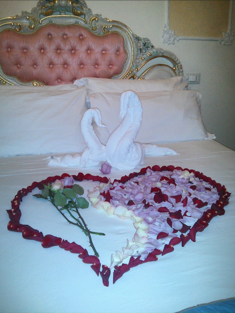 Imperial Rooms Hotel Rome 12/25