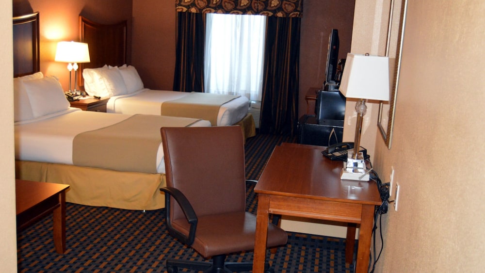 Holiday Inn Express Hotel & Suites Suffolk 15/41